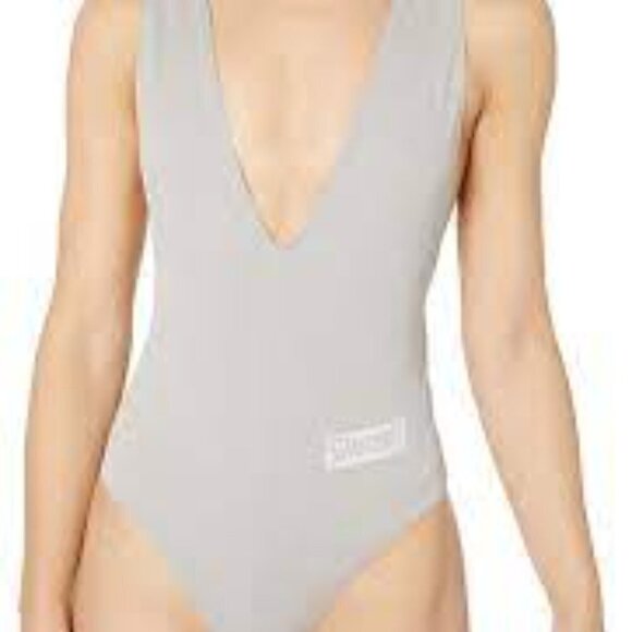 SPALDING OPAL GREY PLUNGE V-NECK SEAMLESS CROSS BACK CUT OUT BODYSUIT NWT - Picture 2 of 12